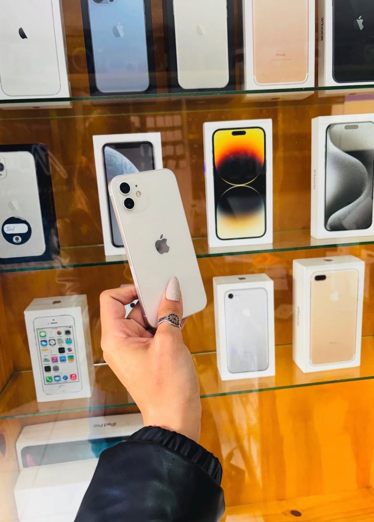 Iphone 12 tester