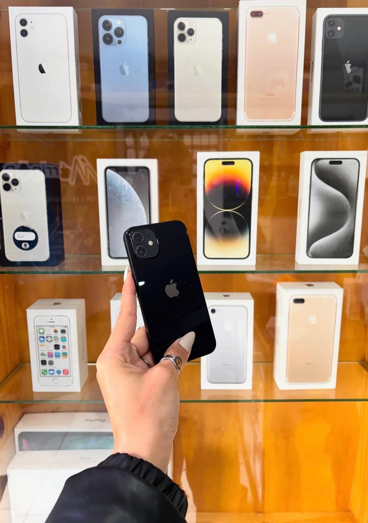 Iphone 12 tester