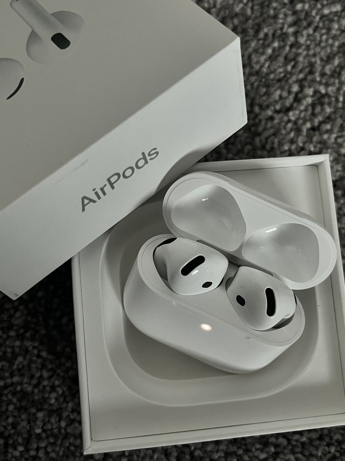 Airpods 4 ANC