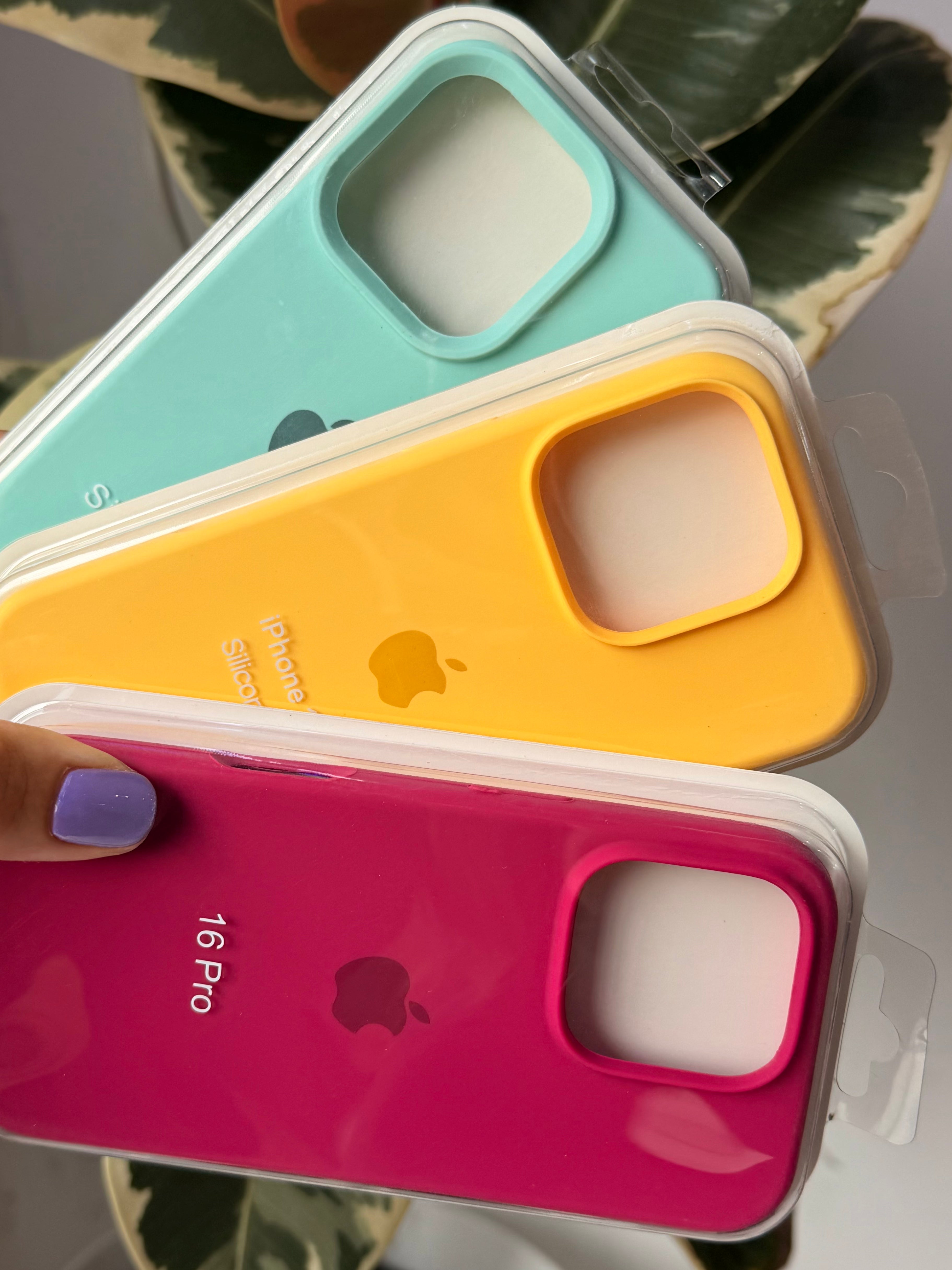 Silicone case 16 Pro